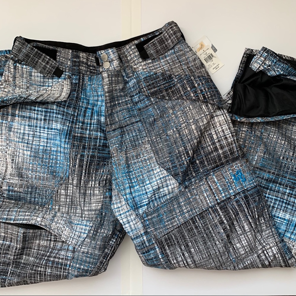 555 snowboard pants Man XL  NWT